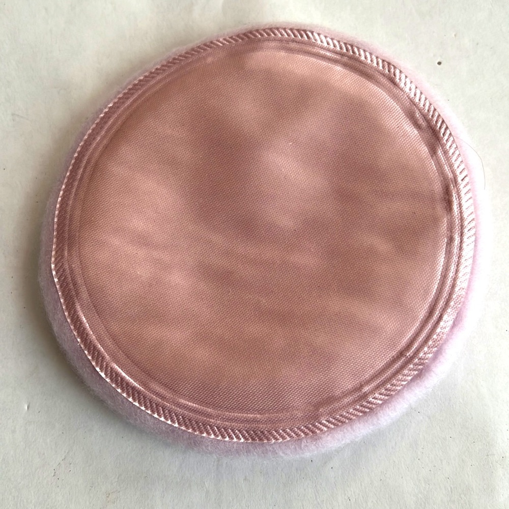 Vintage Lilac Plastic Dusting Powder Dish with Lid & Pad - Picture 6 of 6